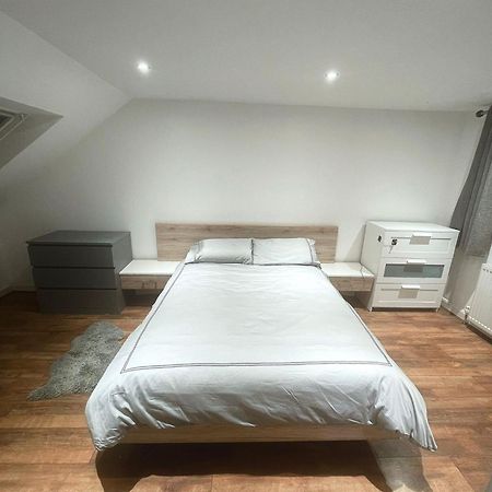 Spacious Private Room In Vibrant South London ืทอร์นตันเฮลท์ ภายนอก รูปภาพ