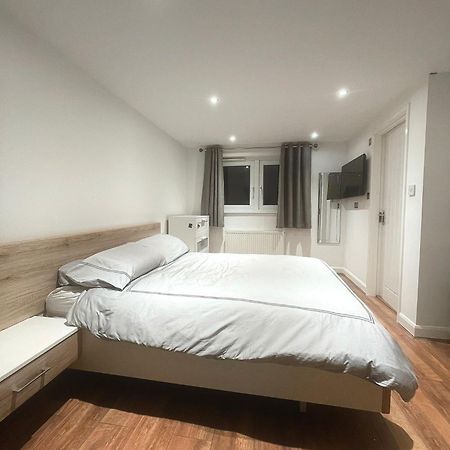 Spacious Private Room In Vibrant South London ืทอร์นตันเฮลท์ ภายนอก รูปภาพ