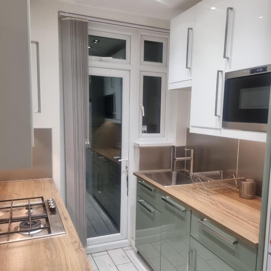 Spacious Private Room In Vibrant South London ืทอร์นตันเฮลท์ ภายนอก รูปภาพ