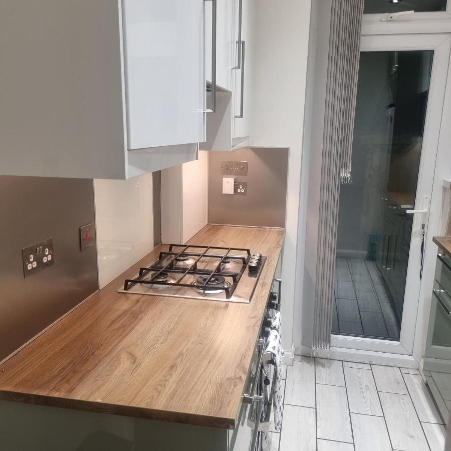 Spacious Private Room In Vibrant South London ืทอร์นตันเฮลท์ ภายนอก รูปภาพ