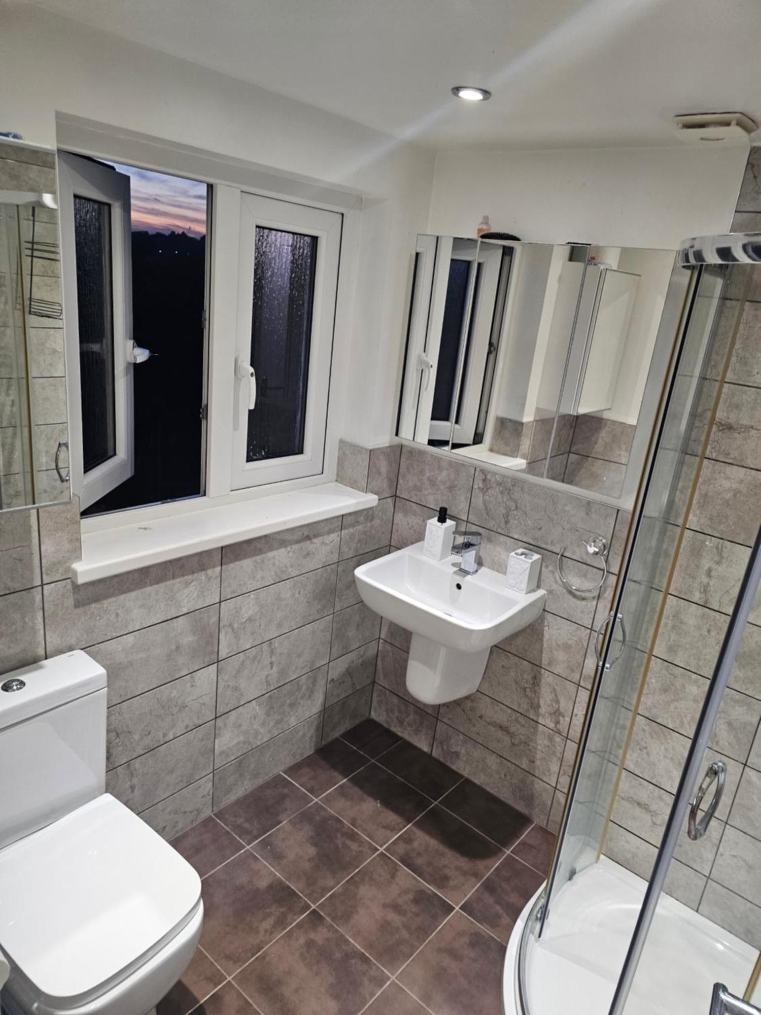 Spacious Private Room In Vibrant South London ืทอร์นตันเฮลท์ ภายนอก รูปภาพ