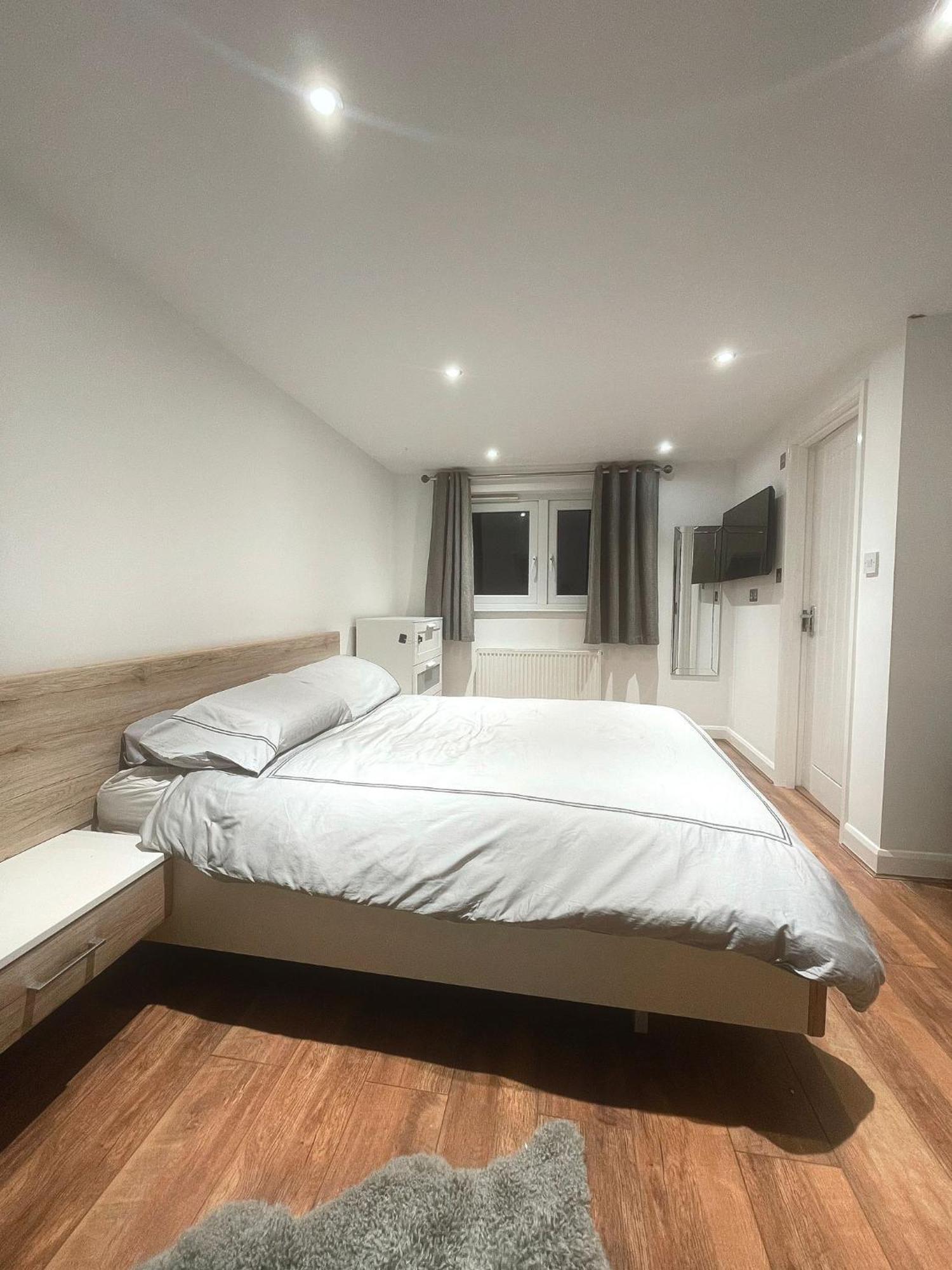 Spacious Private Room In Vibrant South London ืทอร์นตันเฮลท์ ภายนอก รูปภาพ